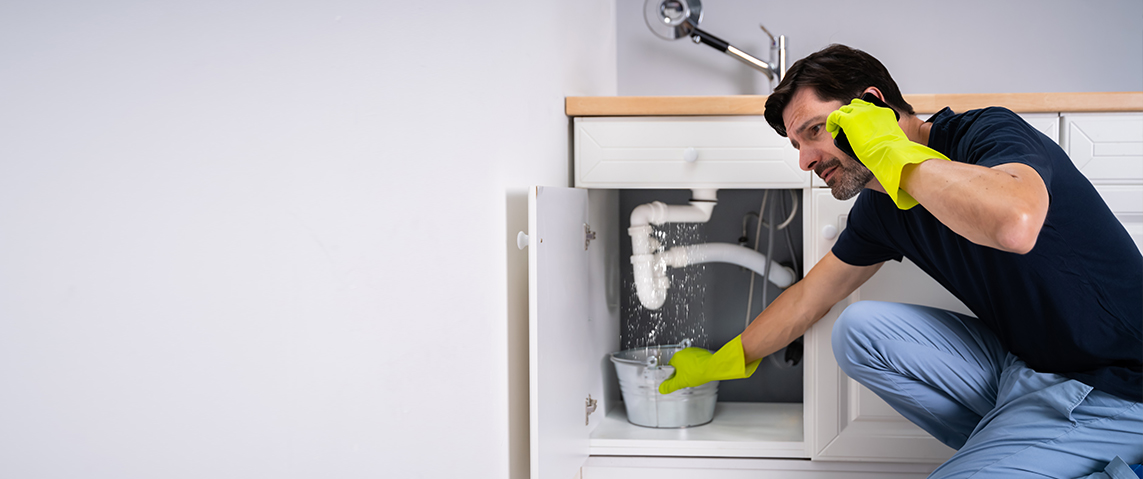 When to call a professional plumber for a plumbing emergency
